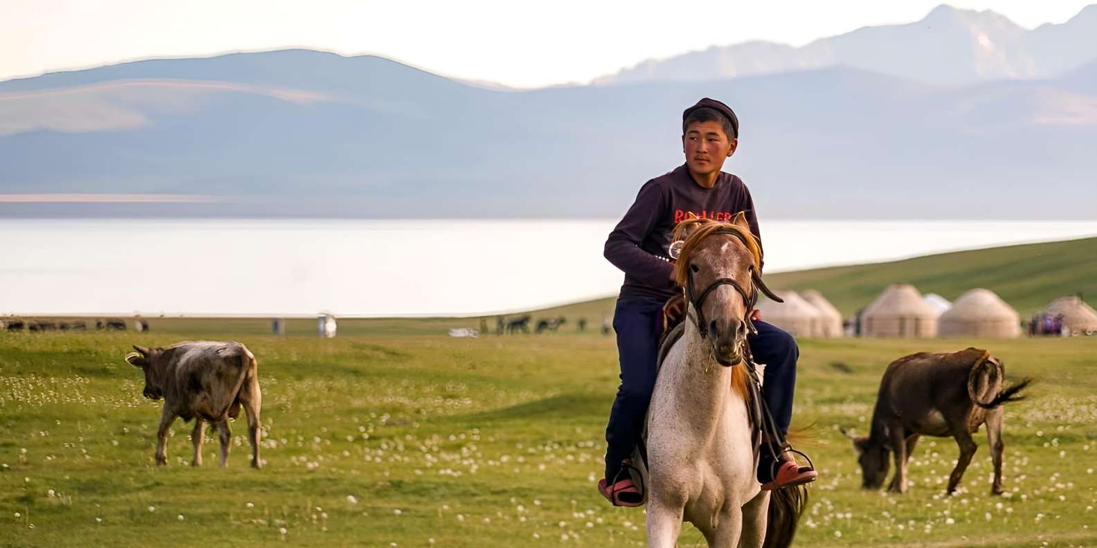 Song-Kul Alpine Escape 2-Day Tour with Horseback Riding